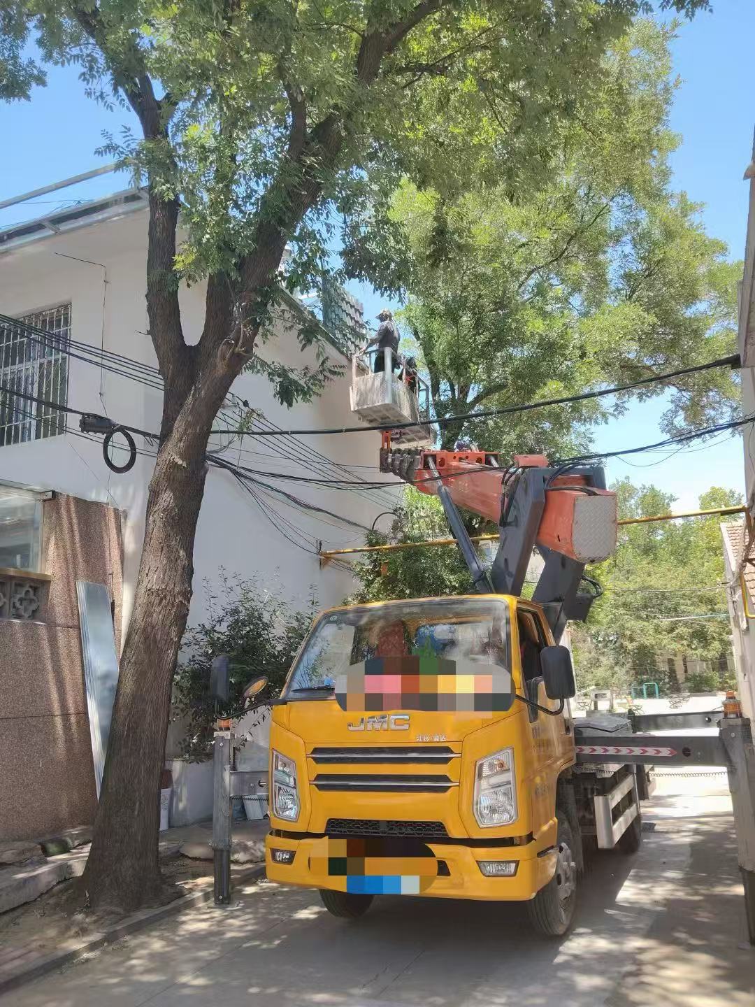 靖安县高空作业车能吊装重物吗？最大承载多少公斤？